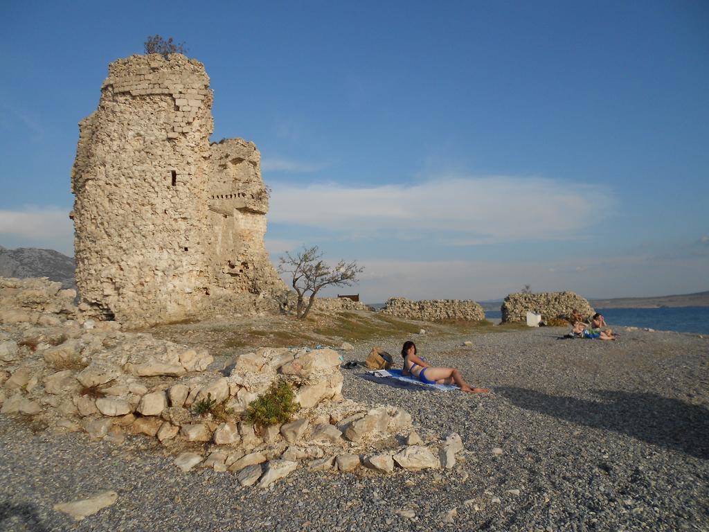Apartments Lana Starigrad Paklenica Exterior photo