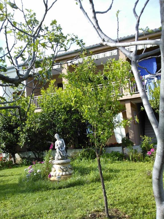 Apartments Lana Starigrad Paklenica Room photo